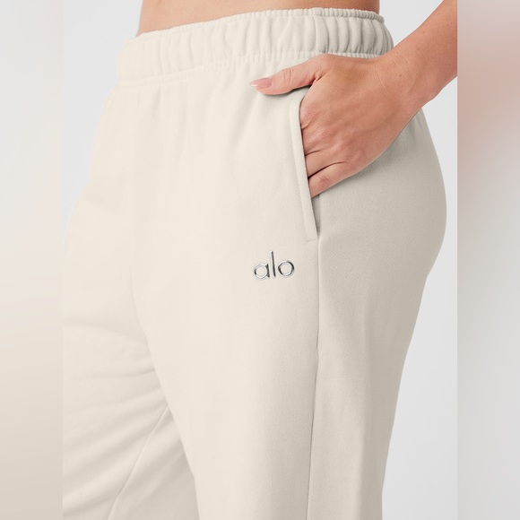 COPY - Alo Accolade Sweatpant - Picture 4 of 5